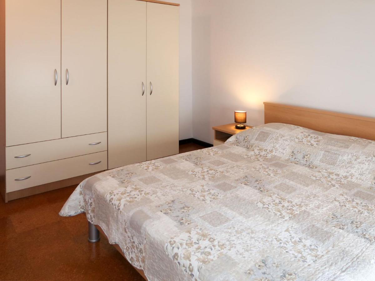 לאבין Apartment Violetta - Lbn200 By Interhome מראה חיצוני תמונה